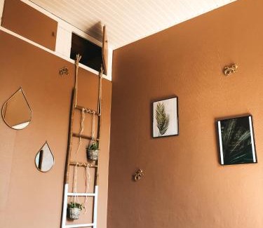 Cognac House | chambre salle de bain partagée