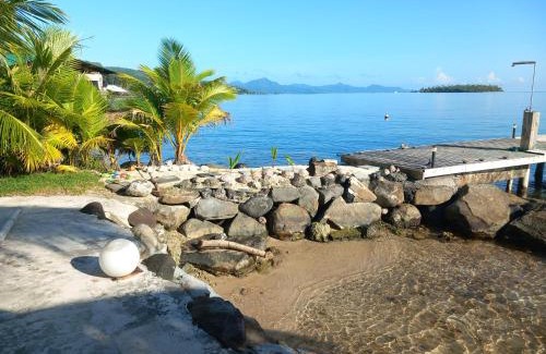 Teahupoo Bed & Breakfast | Chambres chez Maeva, bord de mer privé