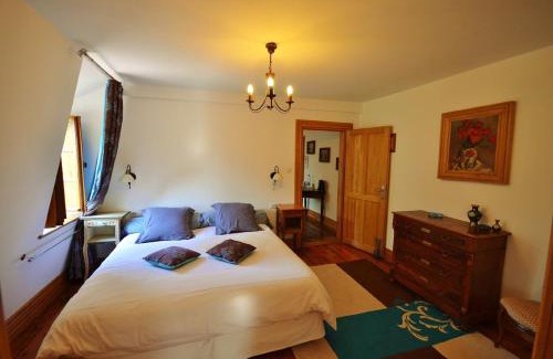 Stotzheim Bed & Breakfast | Chambres d'hôtes Château De Grunstein