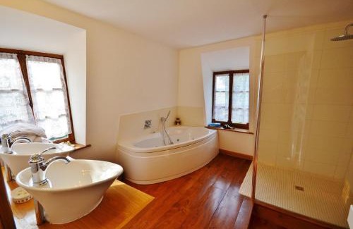 Stotzheim Bed & Breakfast | Chambres d'hôtes Château De Grunstein