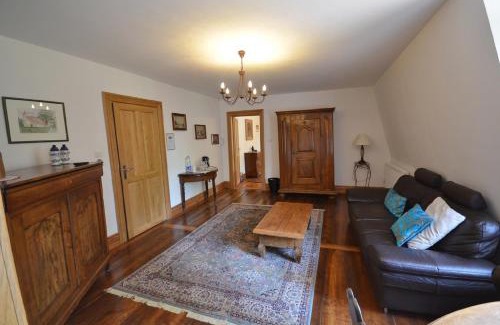 Stotzheim Bed & Breakfast | Chambres d'hôtes Château De Grunstein