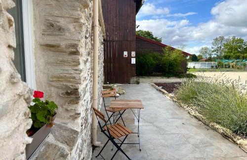 Le Busseau House | Chambres d'Hôtes 'SOUS L'OMBRE DES MIMOSAS'