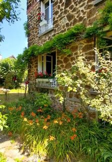 Joinville-le-Pont Bed & Breakfast | Chambres dans une maison de charme au calme en bord de Marne proche transports