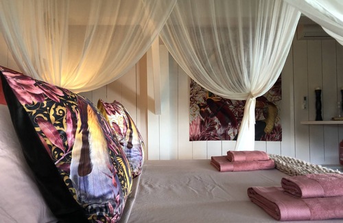 Goyave Bed & Breakfast | Chambres Dhôtes .vue sur la mer des Caraïbes. Grande Terrasse Piscine