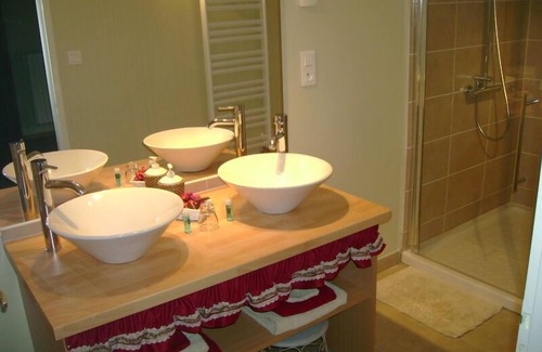 Saint-Hilaire-des-Loges Bed & Breakfast | Chambres d'hôtes le Tilleul