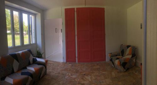 Vulbens House | Chambres individuelles avec partie commune ou logement entier si disponible Via Rhôna