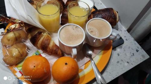 Saint-Assiscle House | CHAMBRES tout Confort,GARE TGV ,WIFI,Climatisation, parking,pt dejeuner inclus
