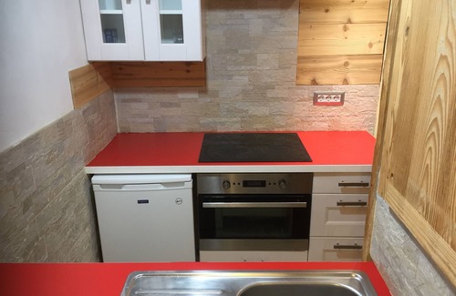 Chamonix City Centre Apartment | Chamonix center apartment, panoramic view of Mont Blanc, emotional shower