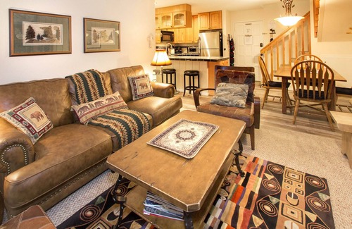 Mammoth Lakes Condo | Chamonix | Sleep Number Beds, Year-Round Outdoor Activities & Shared Pool