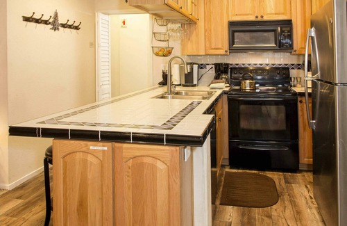 Mammoth Lakes Condo | Chamonix | Sleep Number Beds, Year-Round Outdoor Activities & Shared Pool