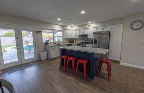 Chandler House | Chandler Oasis : 4BR Home Pool w/Backyard Paradise