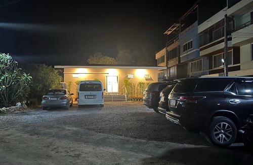 Phetchaburi Villa | Chang Phueak Chao Samran Beach