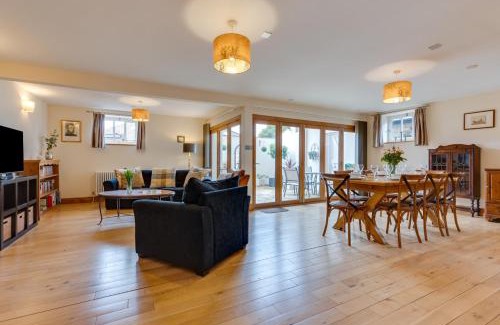 Sandwich House | Chapel House