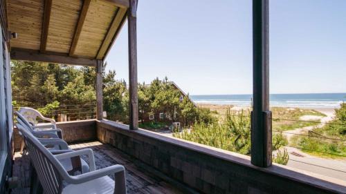 Cannon Beach House | Chapman Cove by AvantStay Gorgeous Beach Bungalow w Sauna