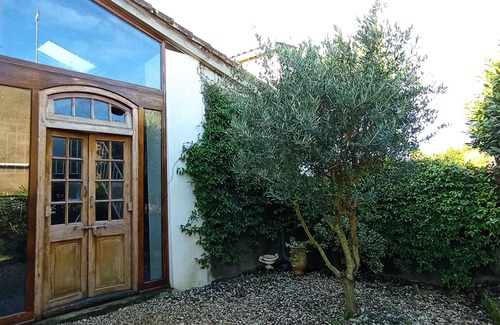 Mortagne-sur-Gironde House | Character house on the port with garden