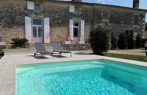 Duil-sur-le-Mignon House | Character house with swimming pool 40 min from La Rochelle
