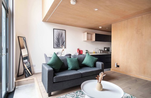 Old Trafford Apartment | Characterful 2 Bedroom Apartment in Manchester