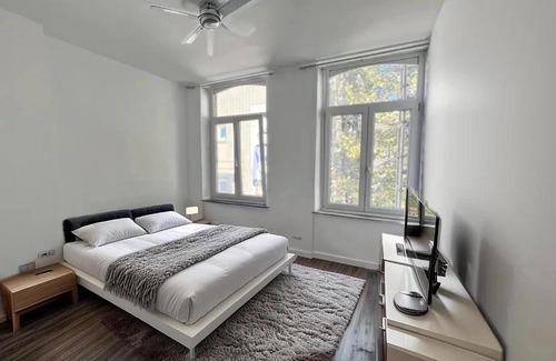 Charleroi Apartment | Charleville E centre - gare - aéroport