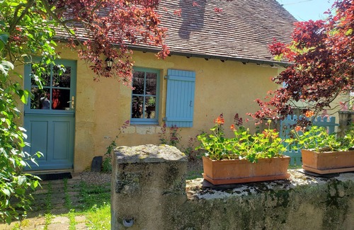 Asnieres sur Vegre House | Charm and tranquility