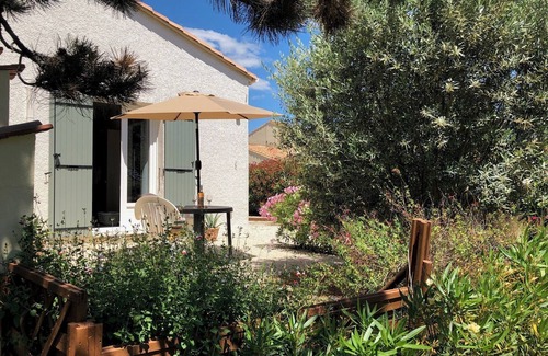 Saint-Laurent-La-Vernede Apartment | Charmant Studio Avec Terrasse et Piscine à 1/4 h d' Uzès - Climatisé
