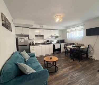 Saint-Hubert Apartment | Charmant appartement au sous-sol