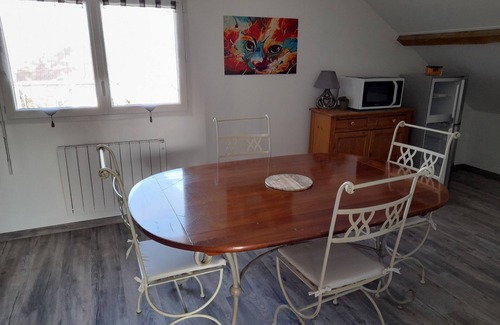 Beaulon Apartment | Charmant Appartement Neuf Dans une Maison, à 12 min du Pal, Climatisé, Parking