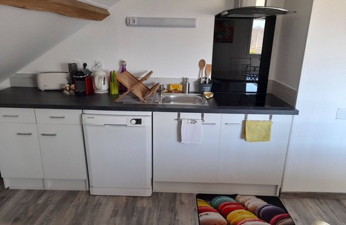 Beaulon Apartment | Charmant Appartement Neuf Dans une Maison, à 12 min du Pal, Climatisé, Parking