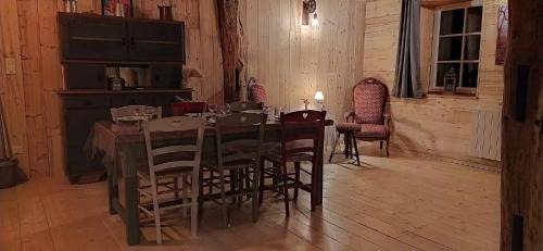 Mirebel Apartment | Charmant Gite 6 Places Secteur Jura
