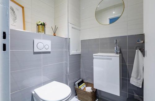 Bleuets - Bordieres - Pinsons Apartment | Charmant refuge avec jardin, à 6 minutes à pied du métro Créteil L Échat-Lovely retreat with garden, located a 6-minute walk from Créteil L Échat metro station