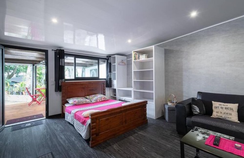 Sainte-Suzanne Apartment | Charmant Studio Climatisé à Sainte Suzanne.