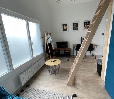 Pipriac Apartment | Charmant studio meublé