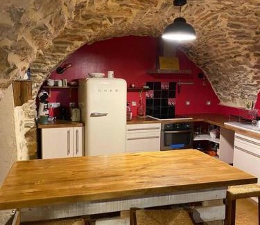 Saint-Jean-de-Fos Apartment | charmante cave voûtée 4 personnes