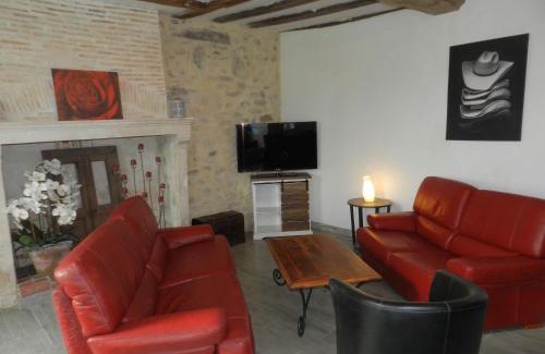 Avesse House | Charmante Fermette avec Jardin, Terrasse et 4 Chambres - Idéale pour Familles et Amis - FR-1-410-436