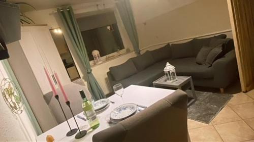 Dunum Apartment | Charmantes Butzen-Nest am Radweg