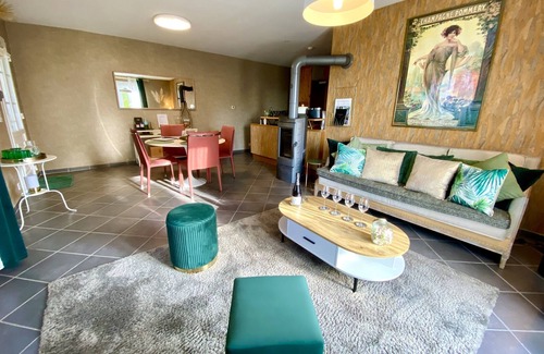Cernay-les-Reims House | Charme - House view on the vineyard