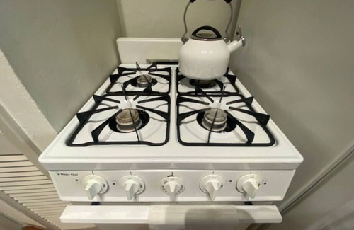 West University House | Charmer/3 Blocks from U of A/1 BR 1 BA/Sleep 3