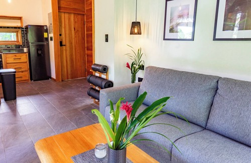 Carenero Island House | Charming bungalow in tranquil Bocas del Toro. Perfect spot for surf and relax.