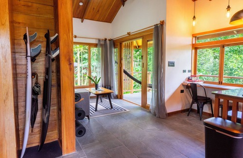Carenero Island House | Charming bungalow in tranquil Bocas del Toro. Perfect spot for surf and relax.