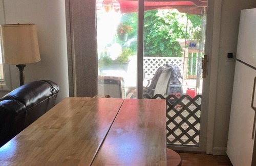 Wakefield-Peacedale Apartment | Charming 1 bedroom apartment close to downtown shopping, restaurants and beaches