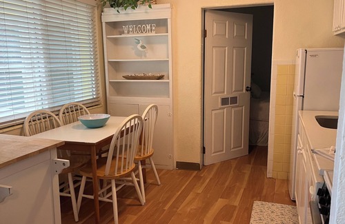 Clearwater Beach Apartment | Charming 1-Bedroom Apartment Steps From Beautiful Clearwater Beach