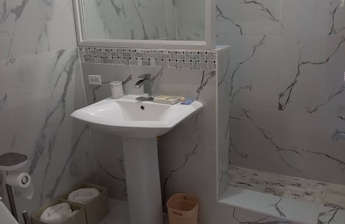 West End Apartment | Charming 1-bedroom apartment in enchanting Negril with AC, WiFi