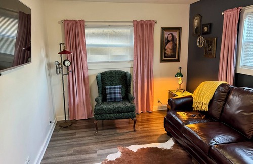 Covington Cottage | Charming 1-bedroom cottage in Covington with AC