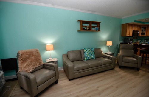 Hatteras Condo | Charming 1-bedroom condo sleeps 6 in Hatteras with WiFi, AC, Pool ,walk to Beach