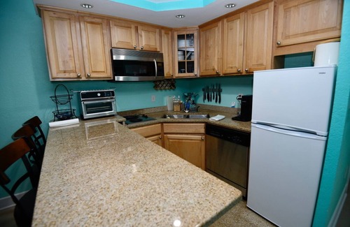 Hatteras Condo | Charming 1-bedroom condo sleeps 6 in Hatteras with WiFi, AC, Pool ,walk to Beach