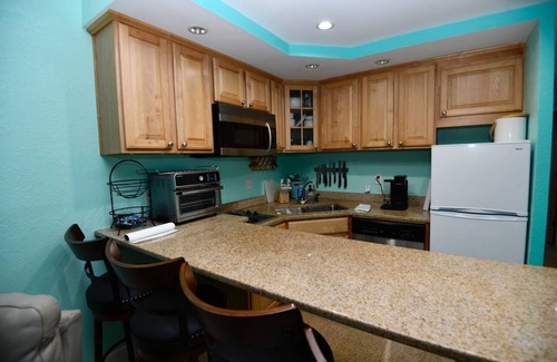 Hatteras Condo | Charming 1-bedroom condo sleeps 6 in Hatteras with WiFi, AC, Pool ,walk to Beach