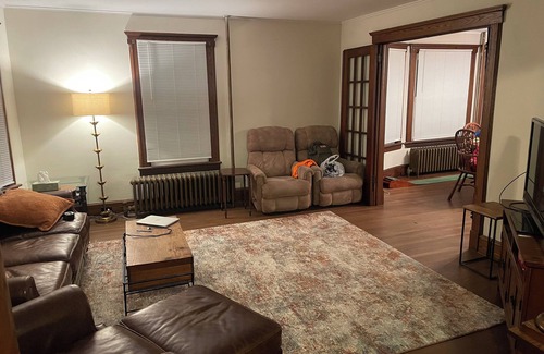 Somerville House | Charming 1-bedroom house in delightful Somerville with WiFi