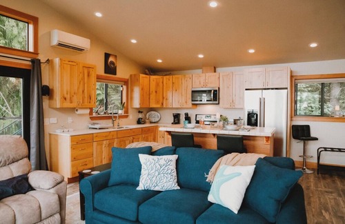 Sequim House | Charming 1-bedroom Hideaway overlooking Sequim Bay
