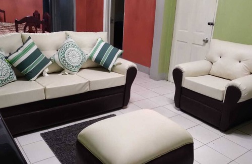 Kingston House | Charming 1-bedroom house in delightful Kingston with WiFi
