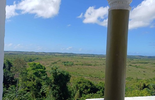 Moore Town Villa | Charming 1-bedroom in wonderful Amity Hal with AC, WiFi
