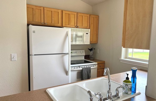 Erie House | Charming 1-BR carriage house in quiet neighborhood